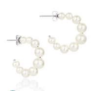 CLAUDIA BRADBY MEDIUM PEARL GRADUATED MERMAID HOOP EARRINGS