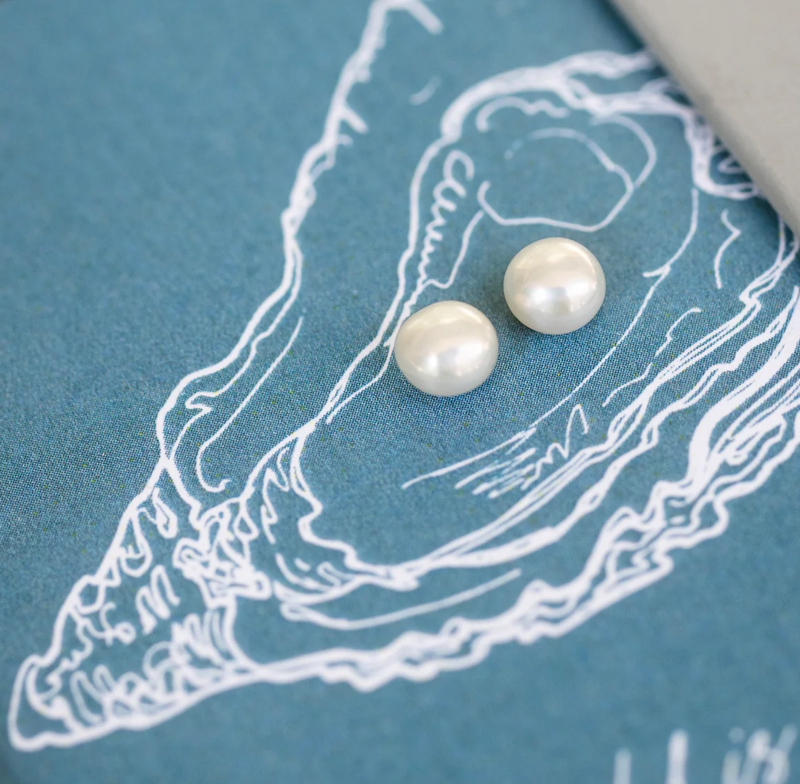 CLAUDIA BRADBY THE WORLD IS YOUR OYSTER GIFT CARD WITH PEARL STUDS