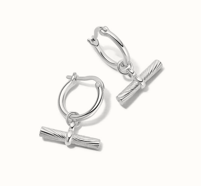 DAISY LONDON X ESTÉE LALONDE T BAR CHARM EARRINGS