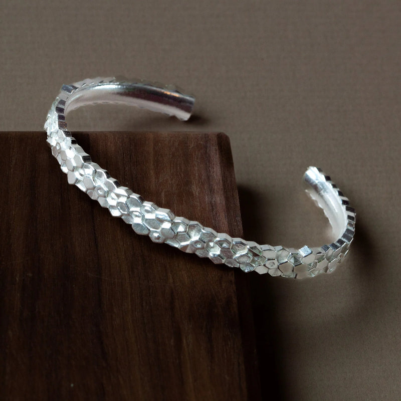 DAINTY LONDON ARTEMIS BANGLE